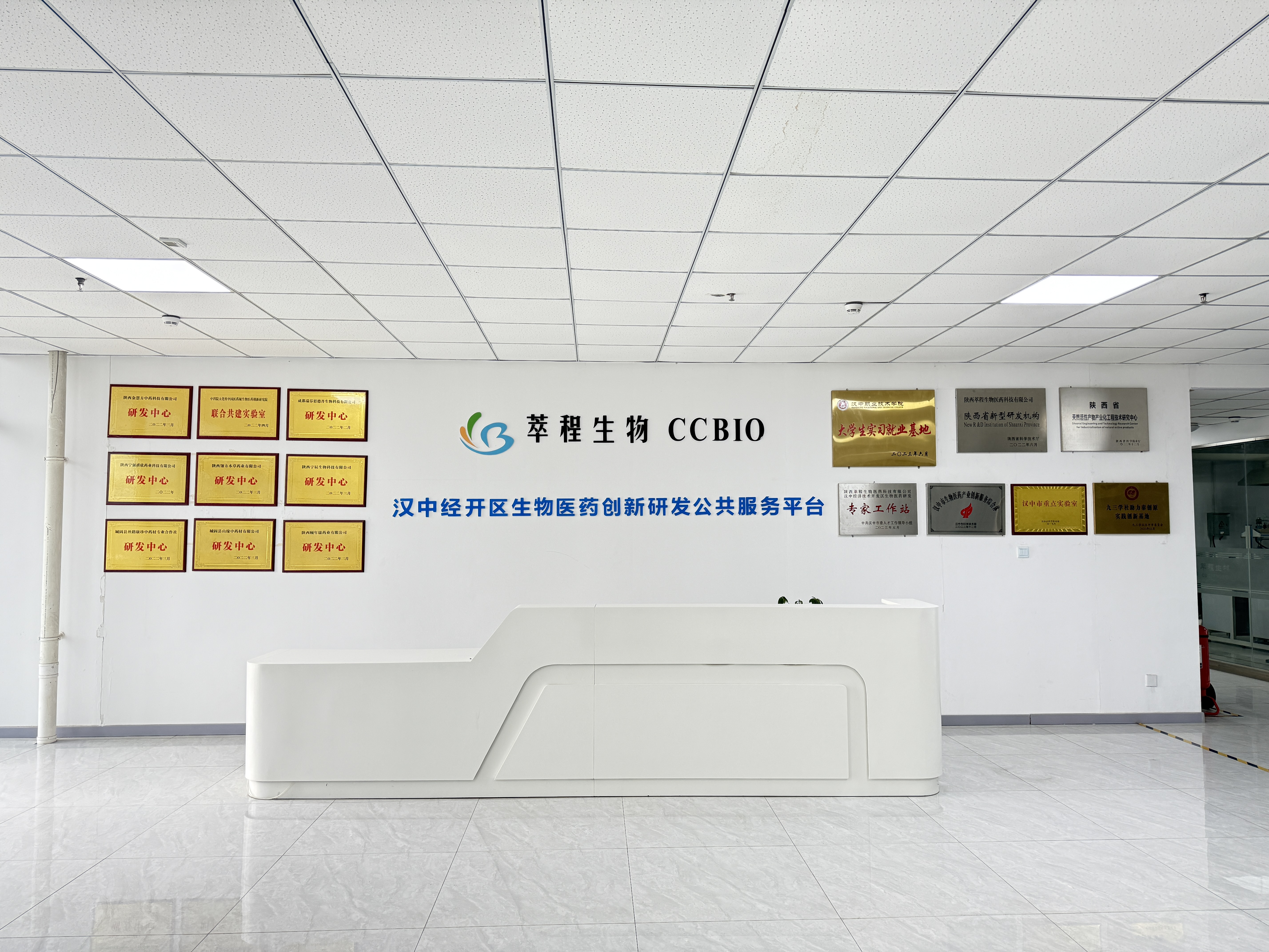 大厅1.jpg